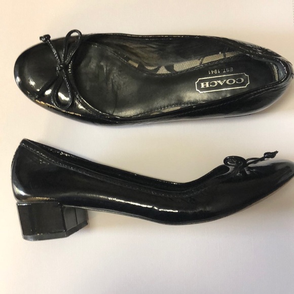Coach Shoes - 🌸 Coach black mini heel button toe shoes black
